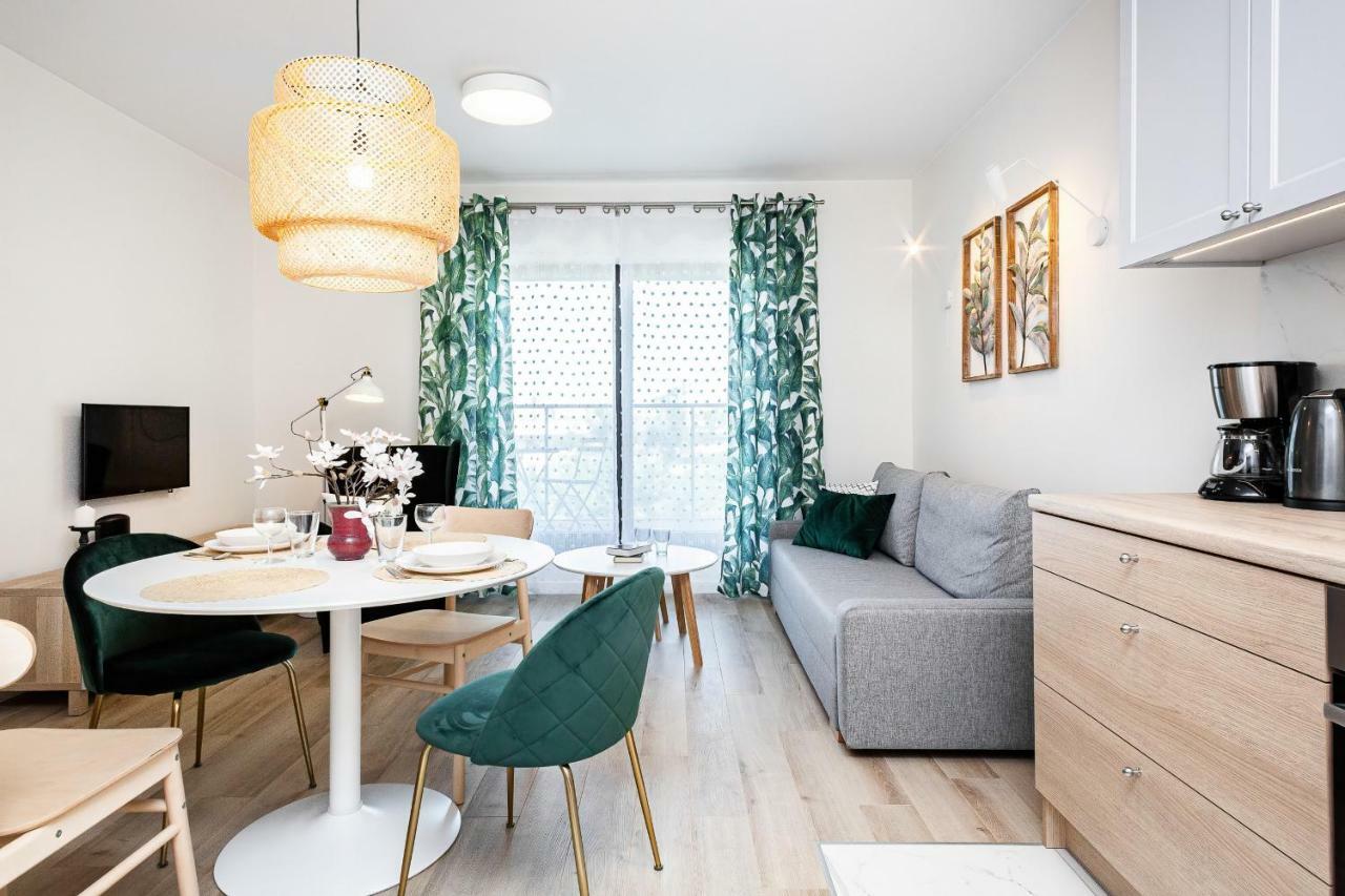 Apartment Walonska With Free Parking Wroclaw By Noclegi Renters Eksteriør bilde