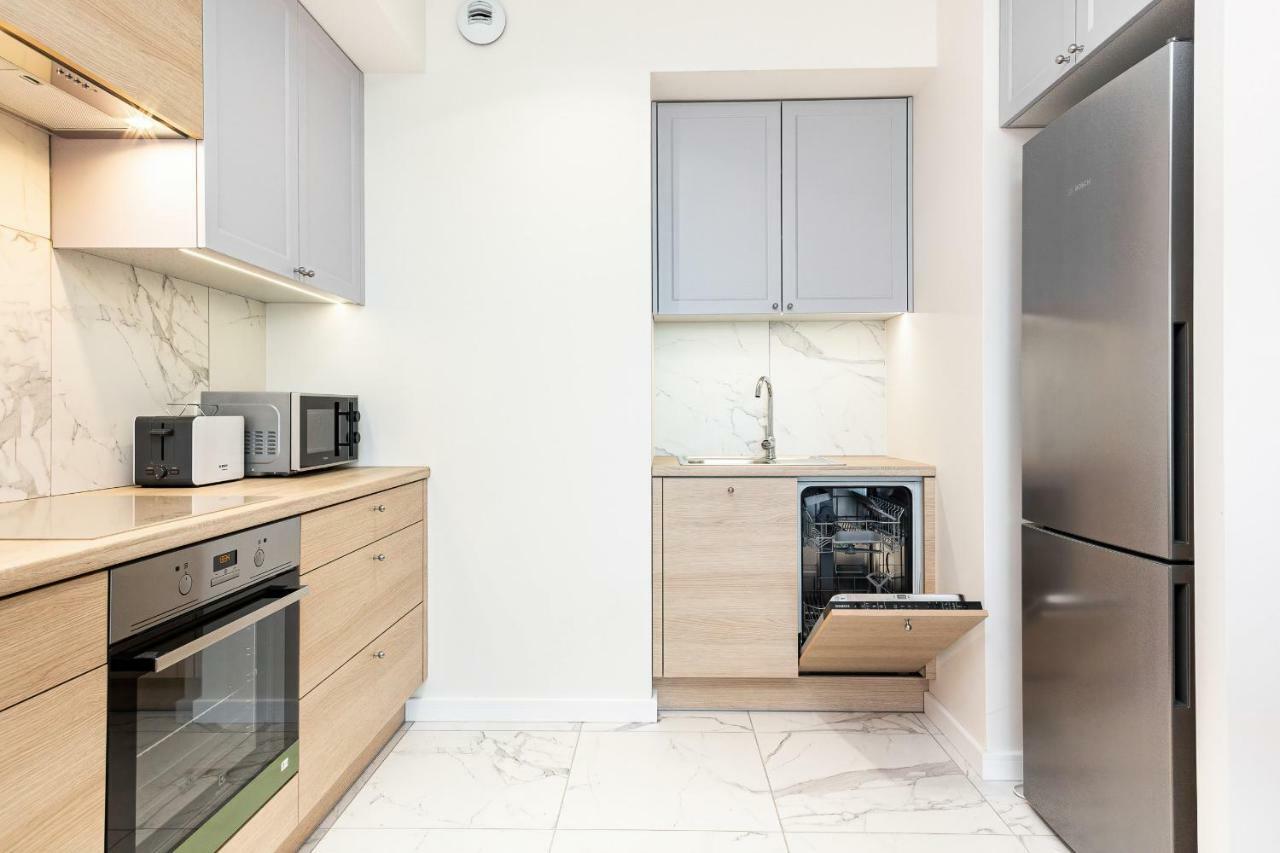 Apartment Walonska With Free Parking Wroclaw By Noclegi Renters Eksteriør bilde